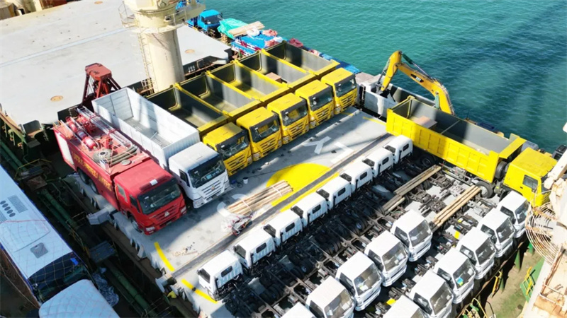 Our truck is waiting for sea freight