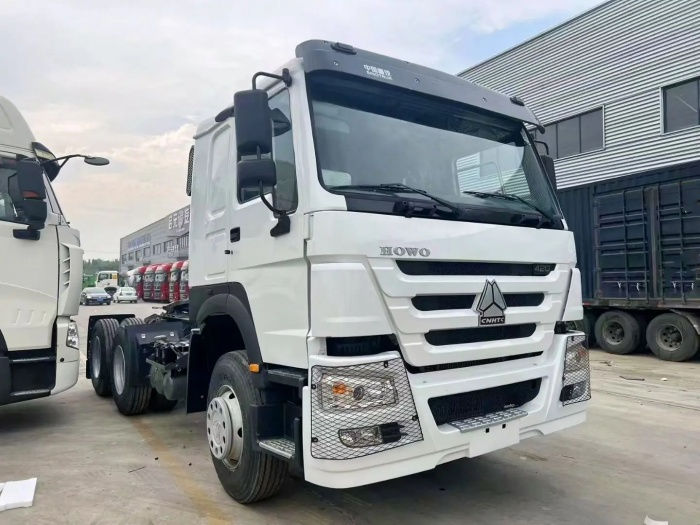 Sinotruk HOWO 420HP 6X4 Used Tractor Head Tractor Truck for Sale