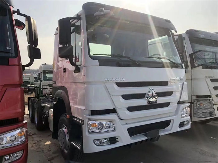 Used HOWO Truck 6x4 Heavy Duty 400HP Tractor Truck